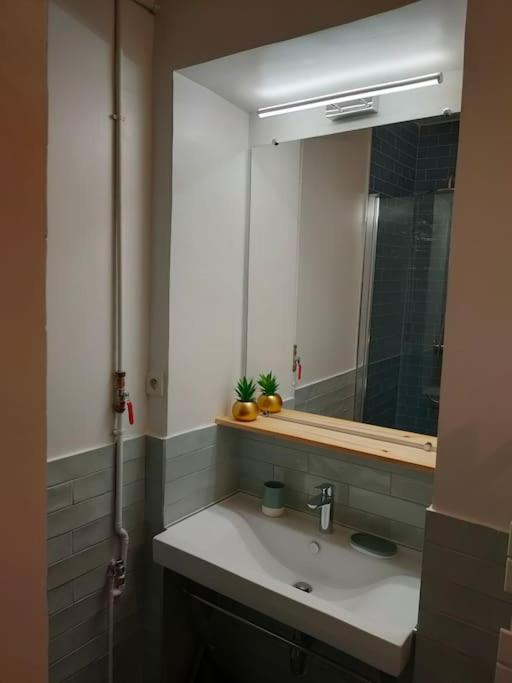 Appartement Les Abbesses Paris Dış mekan fotoğraf